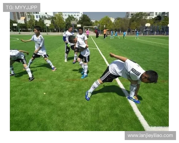 追踪当代足球运动员成长轨迹与竞技风采深度观察与未来发展趋势解析