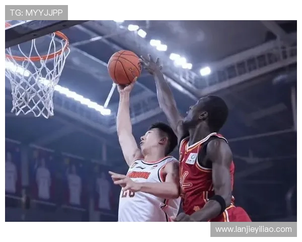 广东宏远强势迎战劲敌全力冲击新赛季揭幕巅峰之战 广东宏远强势迎战劲敌全力冲击新赛季揭幕巅峰之战