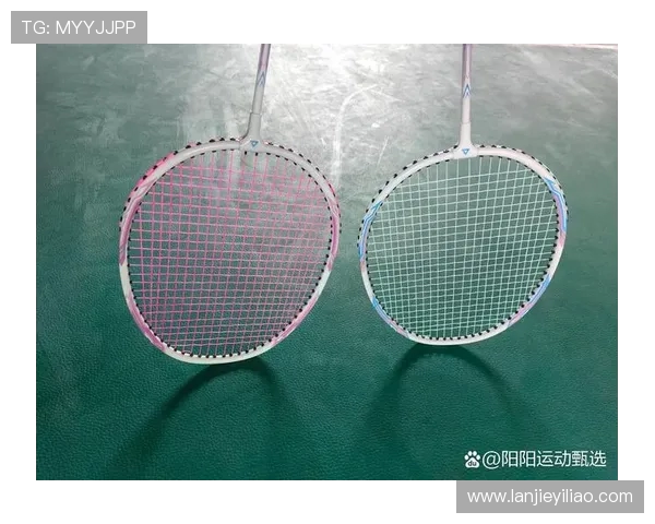 羽毛球装备选购指南：如何选择适合的球衣提升运动表现