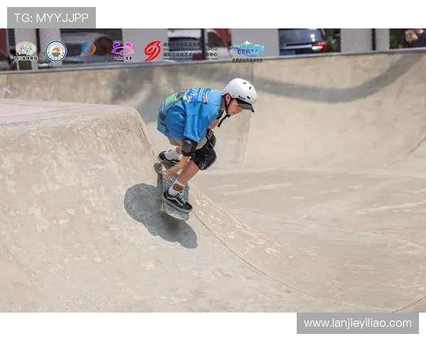 重庆滑板队创新包夹技战术引领滑板运动新潮流