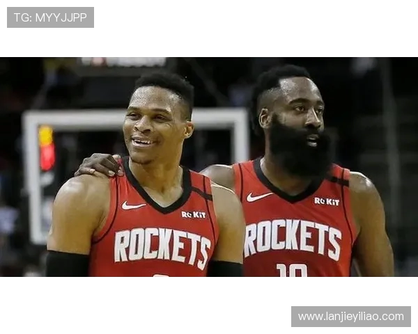 威少与哈登争夺MVP荣誉的背后故事与篮球生涯的精彩对比 威少与哈登争夺MVP荣誉的背后故事与篮球生涯的精彩对比