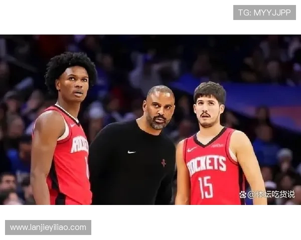 火箭与勇士的激烈对决12月2日NBA赛场精彩瞬间回顾 火箭与勇士的激烈对决12月2日NBA赛场精彩瞬间回顾